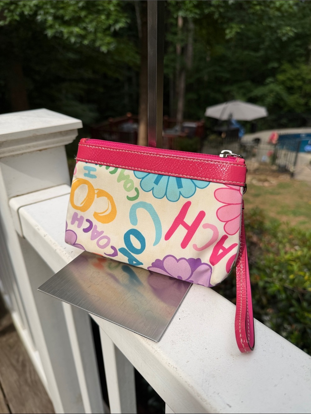 Coach Poppy Daisy Multicolor Floral Zip Wristlet. Y2K 2010 EUC - Picture 8 of 16